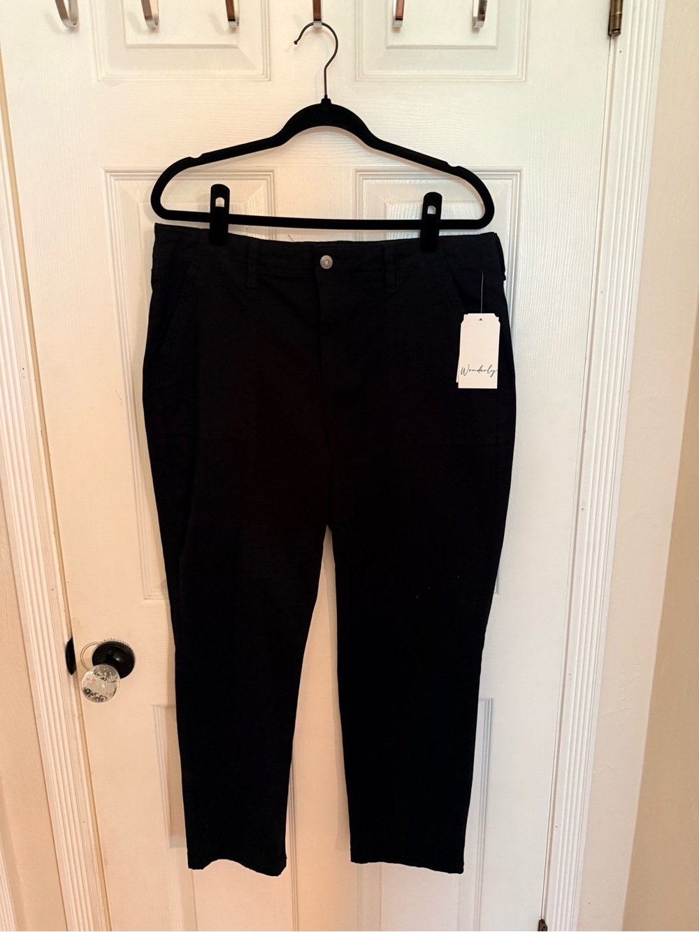 Wonderly Women’s Black Chino Pants